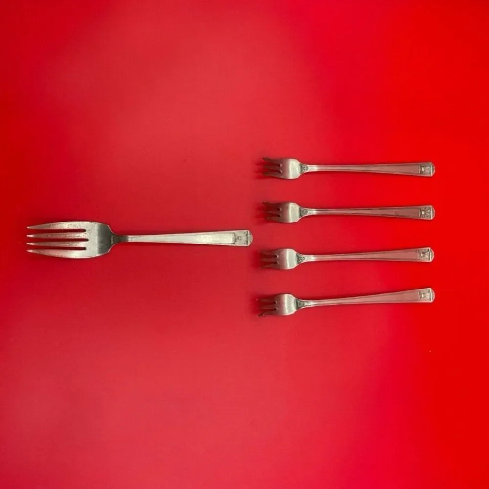 Holmes & Edwards CENTURY International Silver Plate 1923 Flatware  5 pieces